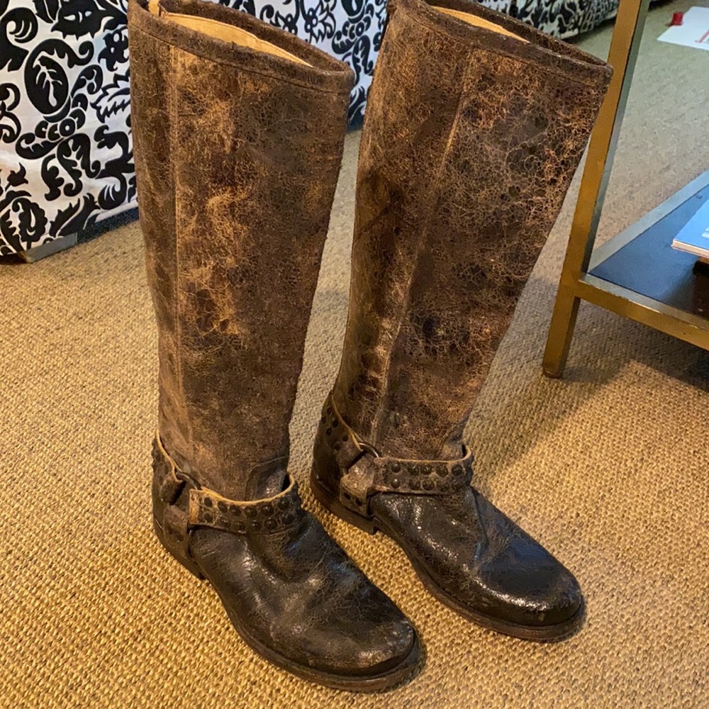 Size 6 Frye distressed studded harness Phillip boots